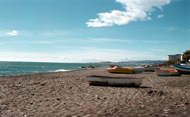 Vélez-Málaga recibirá 4 millones de la UE para regenerar una playa con escombros reciclados