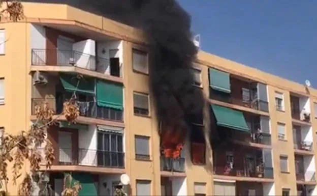 Un muerto y cuatro heridos en el incendio de una vivienda en Puzol
