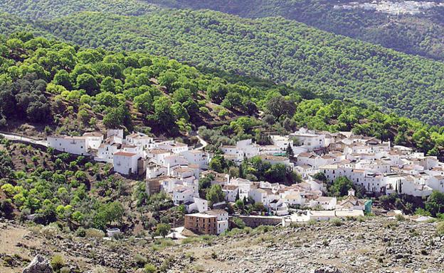 Rescatan en Parauta a un espeleólogo tras sufrir una descompresión a 80 metros de profundidad