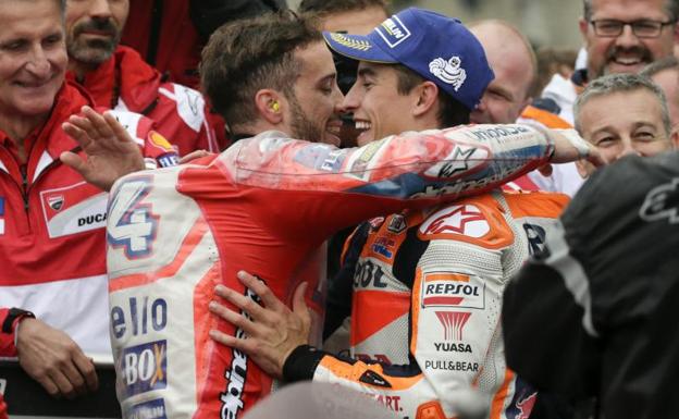 Dovizioso y Márquez elevan MotoGP con una batalla épica