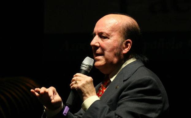 Mejora Chiquito de la Calzada y los médicos decidirán este martes si le dan el alta