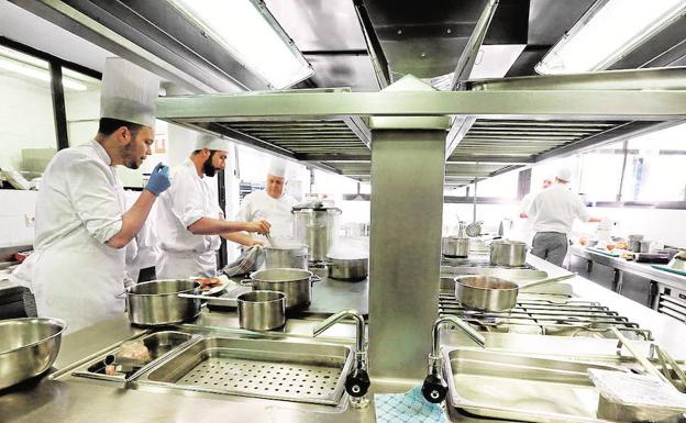 El PP exige a la Junta la apertura de los restaurantes de La Cónsula y La Fonda