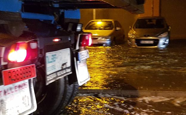 Vídeo | Balsas de agua en una calle del centro de Málaga