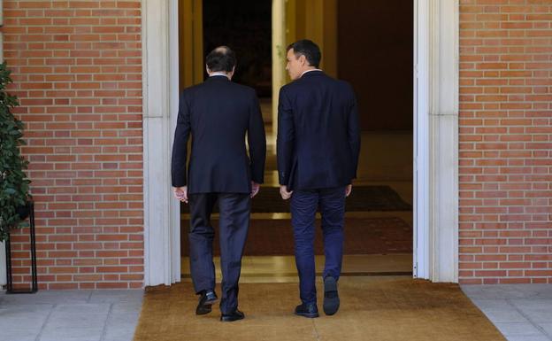 El PSOE presiona al Gobierno para que fije en enero el fin de la intervención en Cataluña