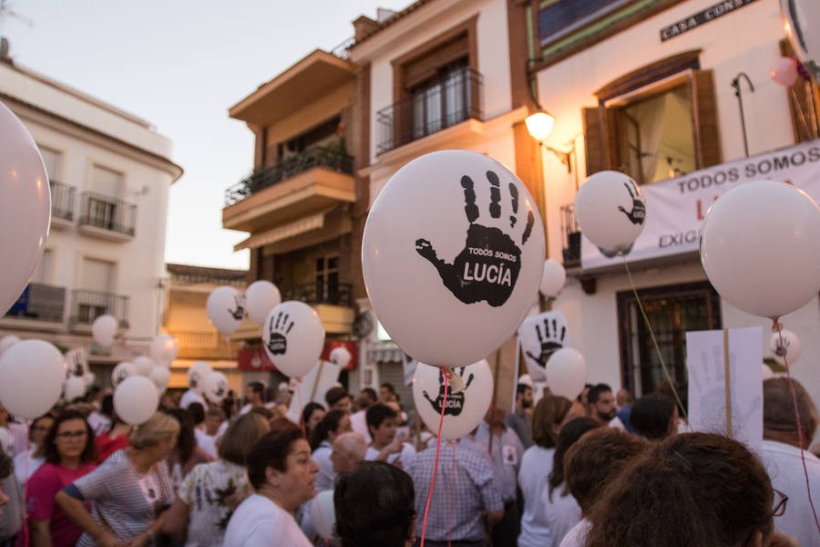 Un millar de personas se concentran en Pizarra para exigir la verdad en el caso de Lucía Vivar