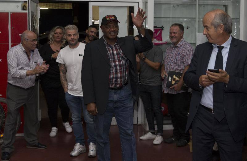 'Maravilla' Hagler deleita en Málaga a los aficionados al boxeo