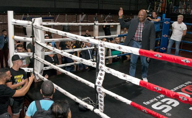 'Maravilla' Hagler deleita en Málaga a los aficionados al boxeo
