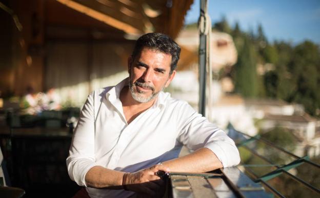 Víctor del Árbol: «Los políticos han secuestrado las palabras»