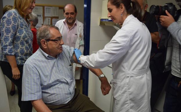 Los centros de salud de Málaga ya vacunan contra la gripe a la población de riesgo