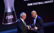 Zidane, el mejor entrenador de 2017, dedica su premio a Conte y Allegri