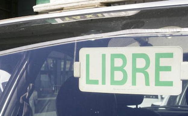 «Me pusieron una pistola en la cabeza y un cuchillo para robarme lo que llevaba en el taxi»