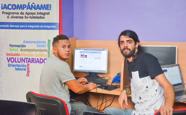 Un ‘hermano mayor’ para salir del abismo