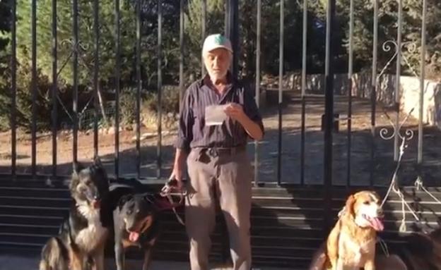 El sueño de Santiago: el anciano que busca un hogar para sus perros antes de morir