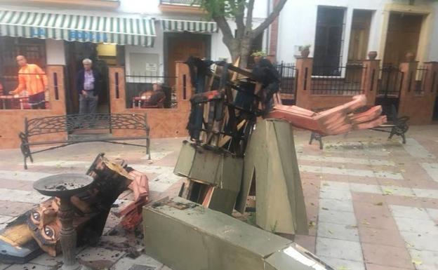 Identifican al autor del incendio de una escultura en Arriate