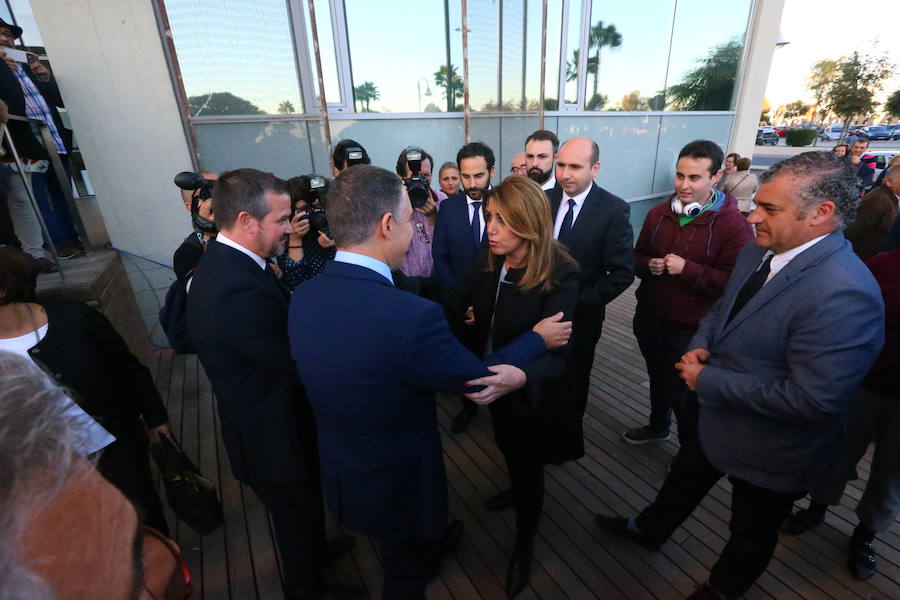 Rostros conocidos y personas anónimas se acercan a la capilla ardiente de Chiquito de la Calzada