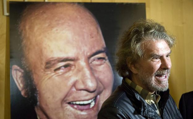 Los malagueños se vuelcan en la despedida a Chiquito: «Hemos venido a despedirnos de una gran persona»