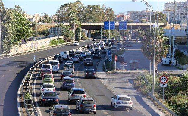 Herido por quemaduras un hombre al explotar su coche en Los Álamos