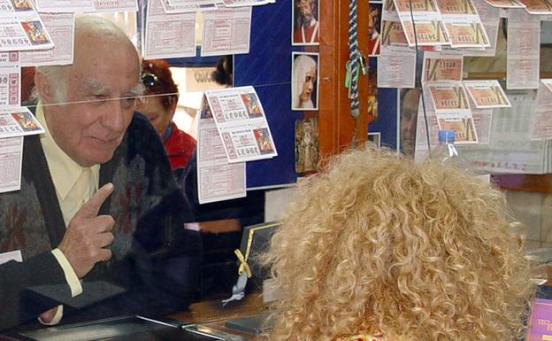 El primer premio de 600.000 euros de la Lotería Nacional toca en Benalmádena y el segundo en Torre del Mar