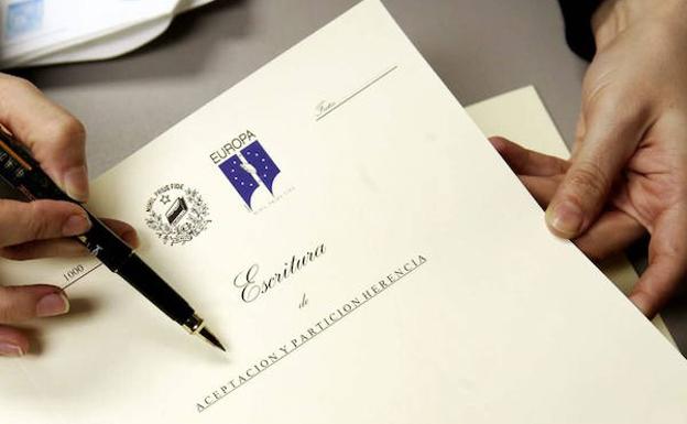 Málaga suaviza el requisito de la convivencia para bonificar las plusvalías por herencia