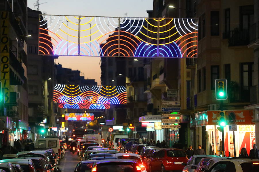 Las calles de Málaga se iluminan por Navidad