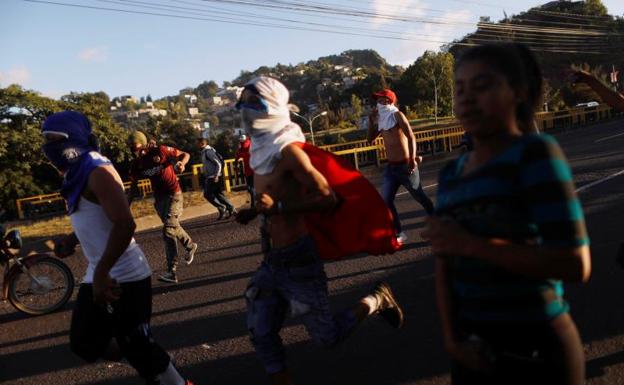 Aumenta a cinco el número de muertos en las protestas poselectorales en Honduras