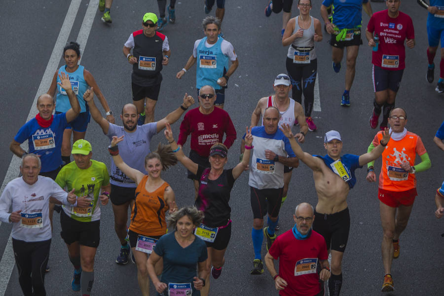 Las mejores imágenes del Zurich Maratón de Málaga 2017 (I)