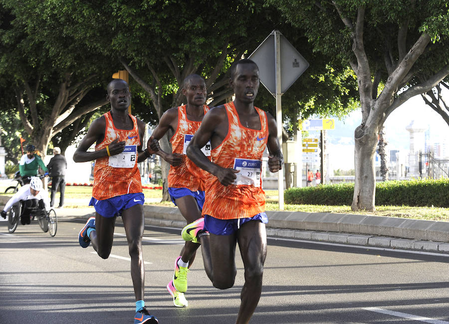 Las mejores imágenes del Zurich Maratón de Málaga (II)