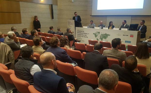 El Puerto de Málaga aspira a ser el principal exportador de aceite de oliva del mundo