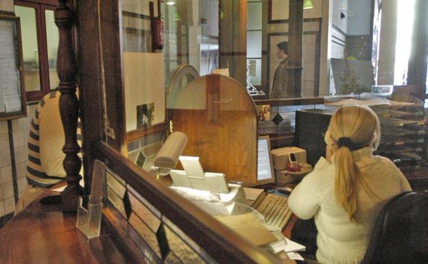 El Tribunal Constitucional tumba las 35 horas de los funcionarios andaluces