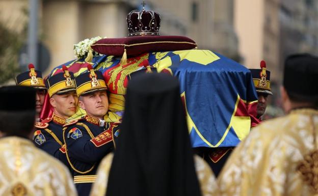 Las monarquías europeas despiden en Rumanía al rey Miguel I