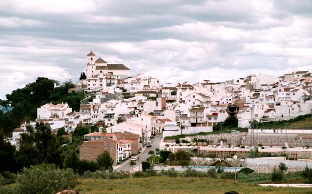 Fallece un motorista en un accidente en Alozaina
