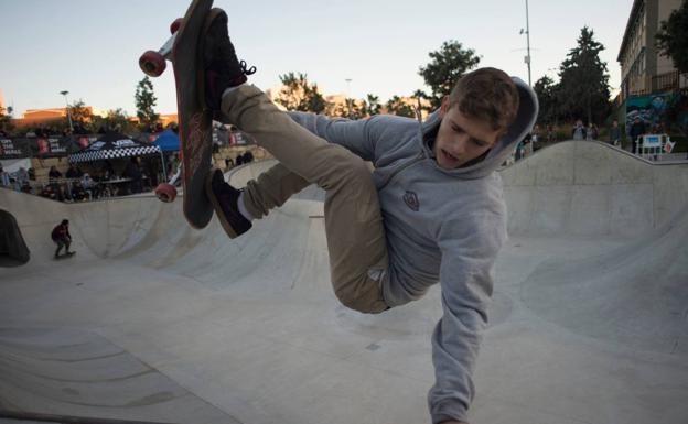 Jaime Mateu se lleva el primer Circuito Nacional de skate en Málaga