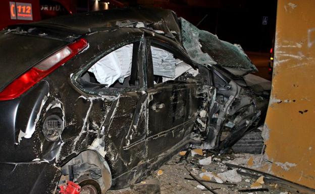 Muere un hombre en Vélez-Málaga tras chocar su coche con una caseta de la luz