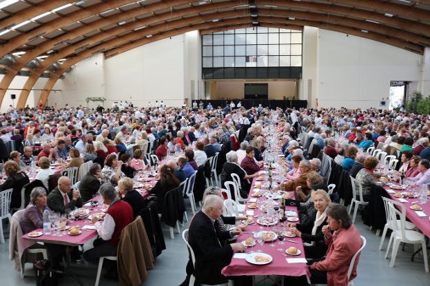 ALMUERZO DE NAVIDAD PARA LOS MAYORES Y JUBILADOS