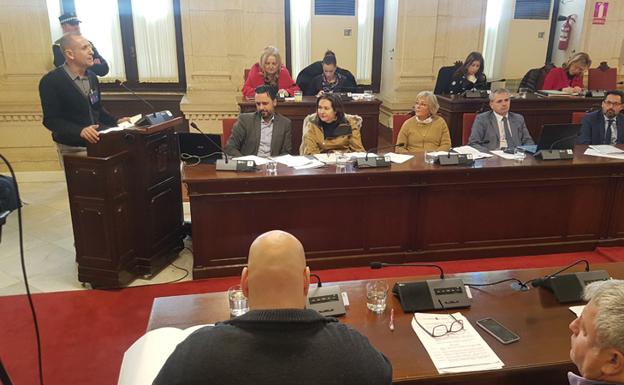 Enfrentamiento entre el alcalde y trabajadores de Limasa: «Susto cuando empiece la guerra»