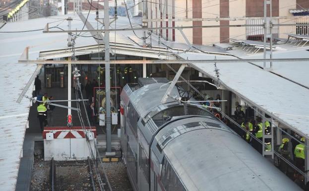 Dos heridos graves, once moderados y 26 leves en el accidente de tren de Alcalá