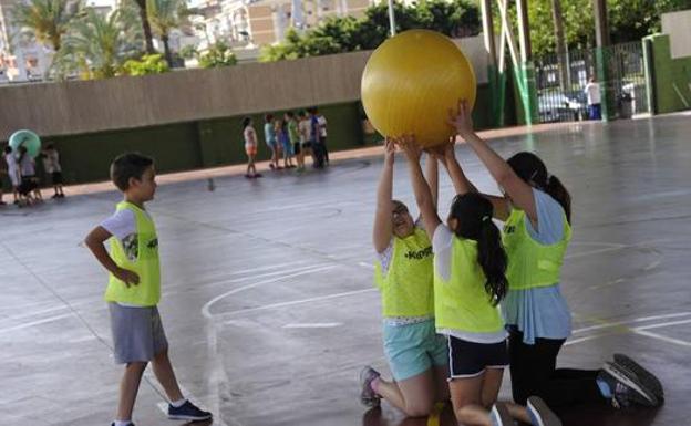 Un proyecto del baloncodo y otro sobre la lectura de colegios malagueños, entre los premios de innovación educativa