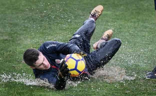 Compás de espera para el fichaje de Kepa