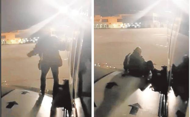 El pasajero que trató de bajar del avión por un ala declara que salió «agobiado por los retrasos»