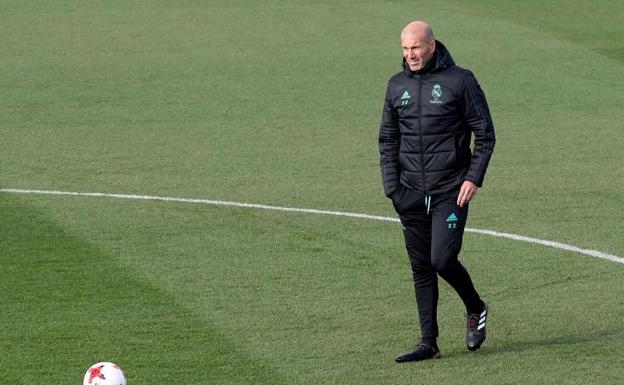 Zidane: «Hubo una discusión con el presidente sobre posibles fichajes»