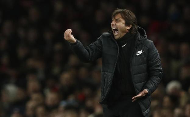 Conte dice que Mourinho debe sufrir «demencia senil»