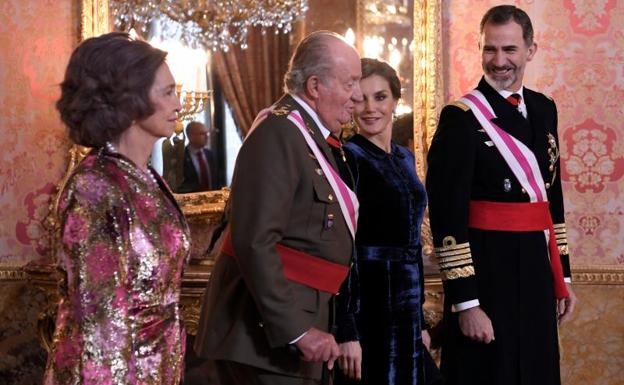 El Rey honra a su padre por «tantos años de servicio leal» a España