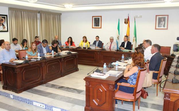 La bajada de impuestos en Mijas, bloqueada sine die por la falta de acuerdo político