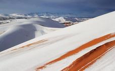 El desierto también se cubre de blanco por la nieve