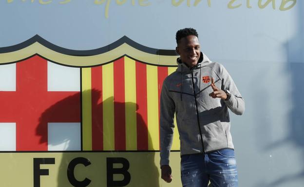 Yerry Mina: «Espero aprender de Messi, Piqué y Umtiti»