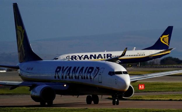 Ryanair cobrará un extra por el transporte a bordo de dos bultos