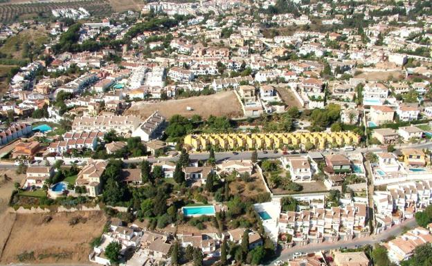 Un guardia civil fuera de servicio detiene a un hombre que agredía a su pareja delante de sus dos hijos en Mijas