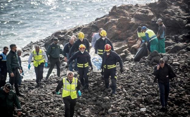 Los siete muertos de la patera de Lanzarote sufrieron hipotermia y ahogamiento