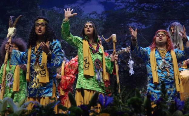 Primera noche de preliminares del Carnaval de Málaga y primer homenaje a Chiquito de la Calzada