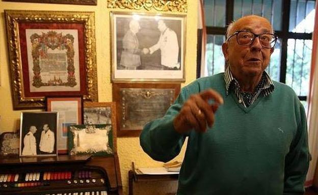 La oposición exige que no haya marcha atrás en la retirada de honores a Utrera Molina